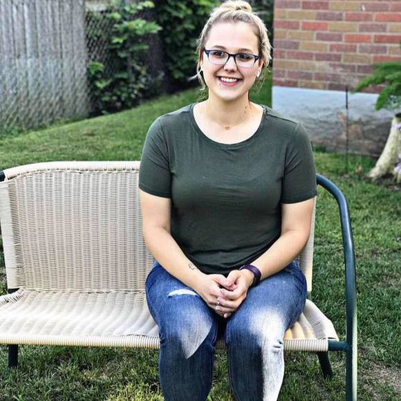 Meet your Posher, Kristen - Picture 1 of 1